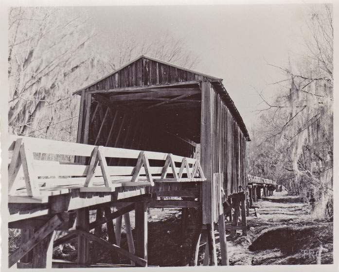 Unidentified covered bridge photo