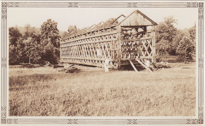 Unidentified covered bridge photo