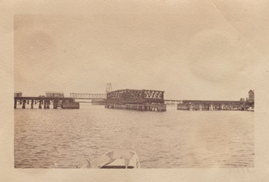 Unidentified covered bridge photo