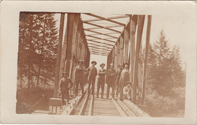 Unidentified covered bridge photo