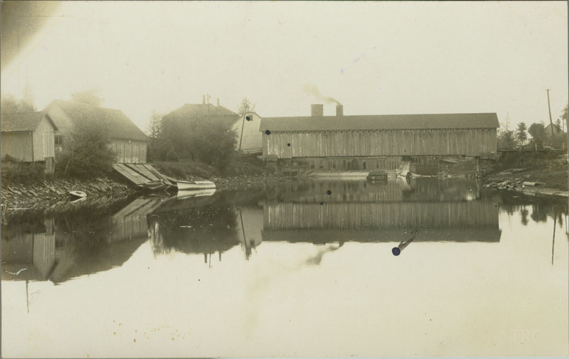 Unidentified covered bridge photo