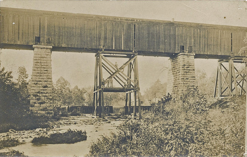 Unidentified covered bridge photo